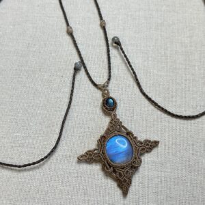 Labradorite Necklace – Intricate Celtic-Inspired Design