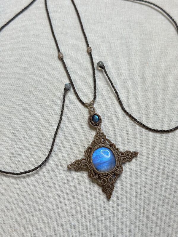 Labradorite Necklace – Intricate Celtic-Inspired Design