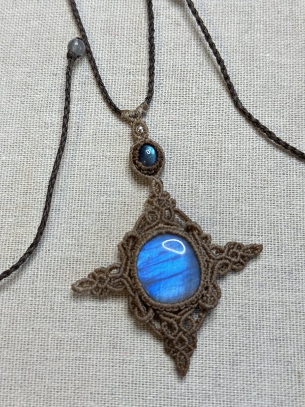 Labradorite Necklace – Intricate Celtic-Inspired Design - Image 3