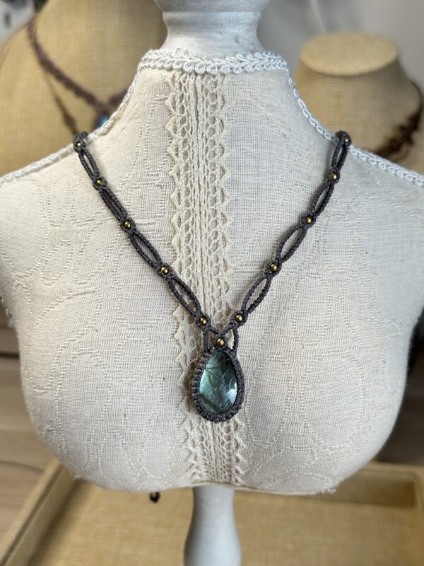 Labradorite Green Flash Necklace - Image 3