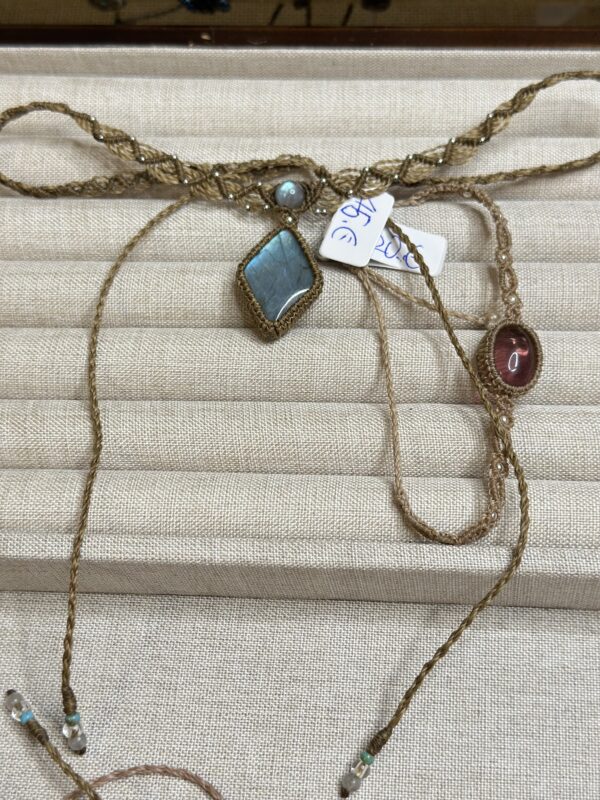 Necklace and bracelet for Dzzy