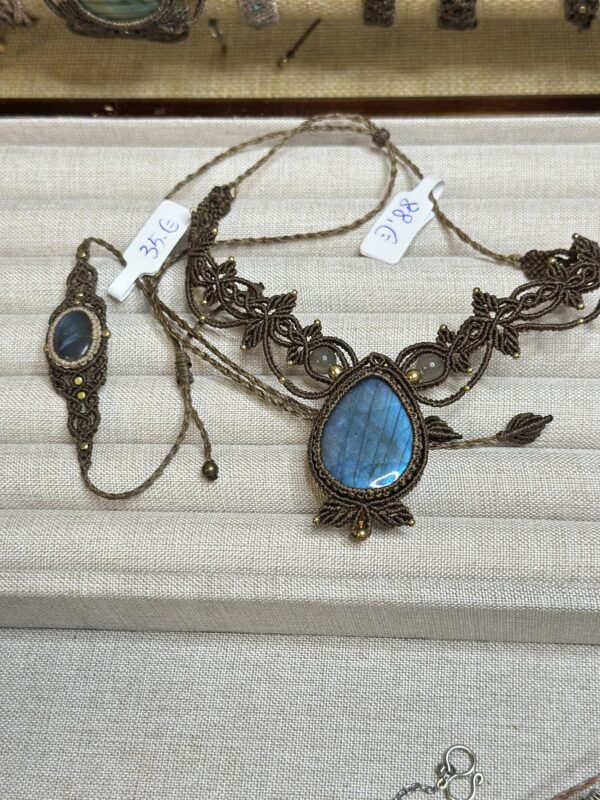 Necklace and bracelet for Purebully