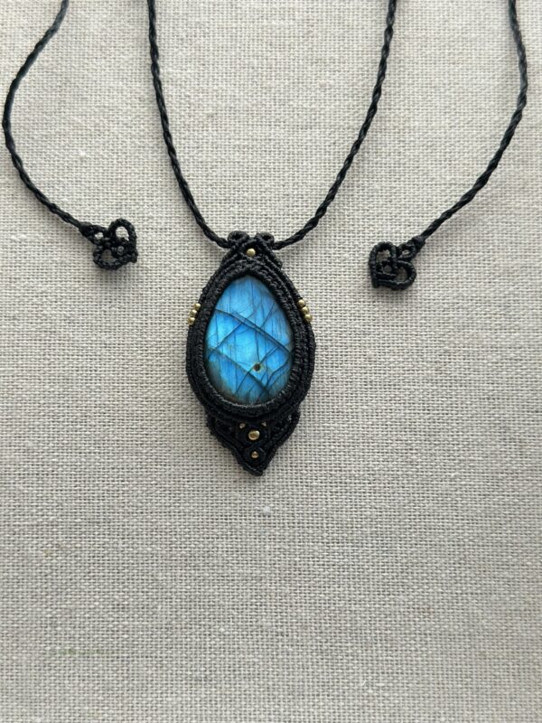 Norbu Labradorite Necklace with Blue flash - Image 3