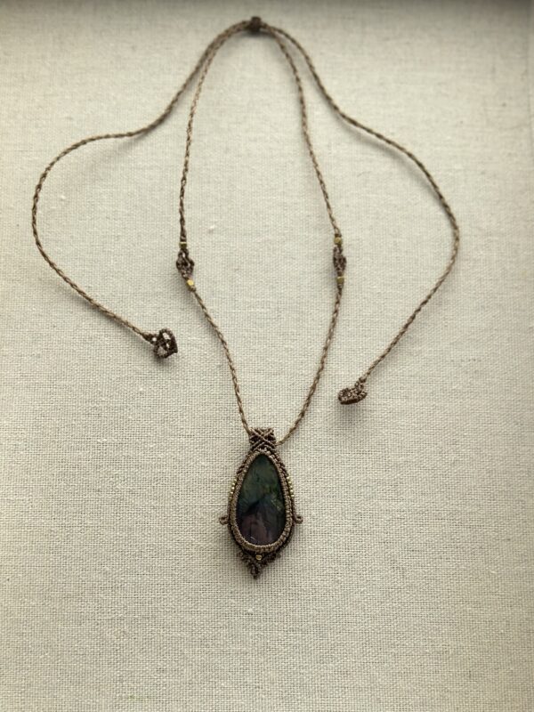Color Flash Labradorite Necklace - Image 4