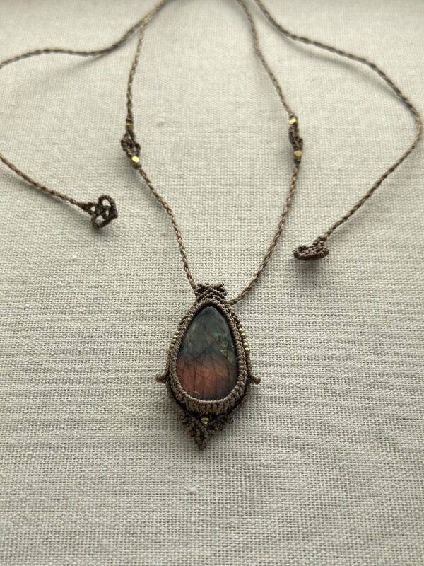 Color Flash Labradorite Necklace - Image 3