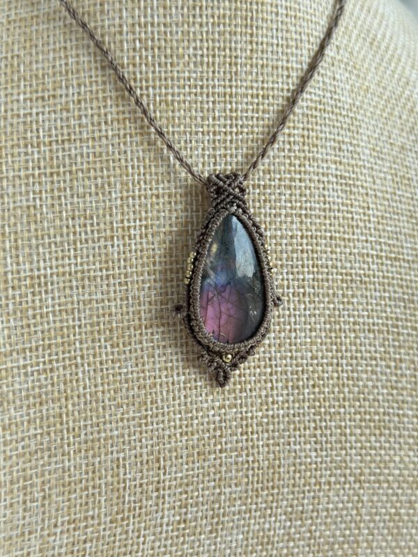 Color Flash Labradorite Necklace - Image 2