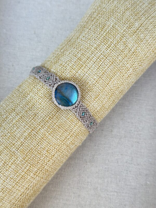 Blue Flash Labradorite Macrame Bracelet