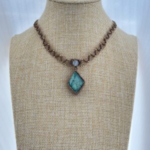 Diamond-Shaped Green Flash Pendant Necklace