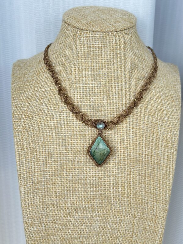Diamond-Shaped Green Flash Pendant Necklace - Image 4