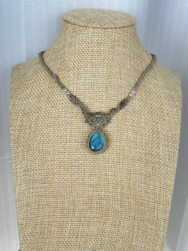 Blue Flash Labradorite Necklace - Image 4