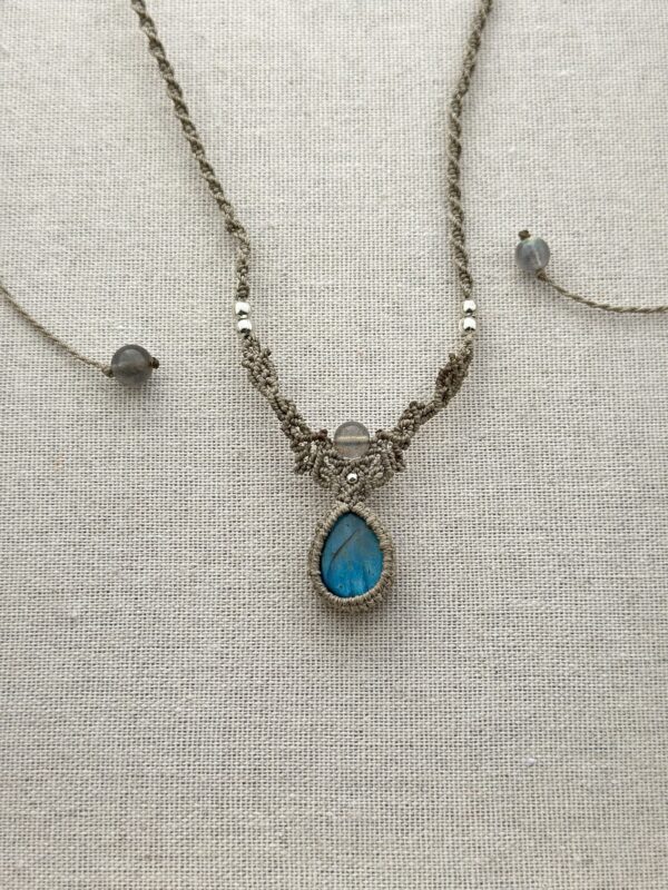 Blue Flash Labradorite Necklace - Image 2