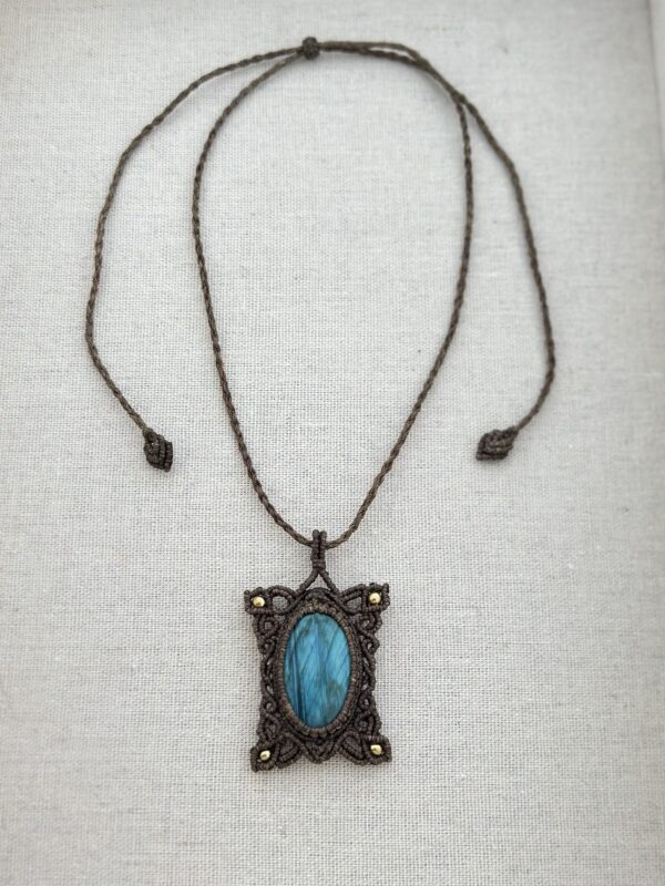 Blue Flash Labradorite Necklace - Image 2