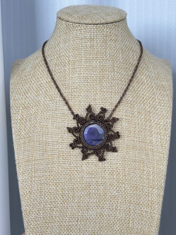 Purple Flash Labradorit Sunburst Necklace - Image 2