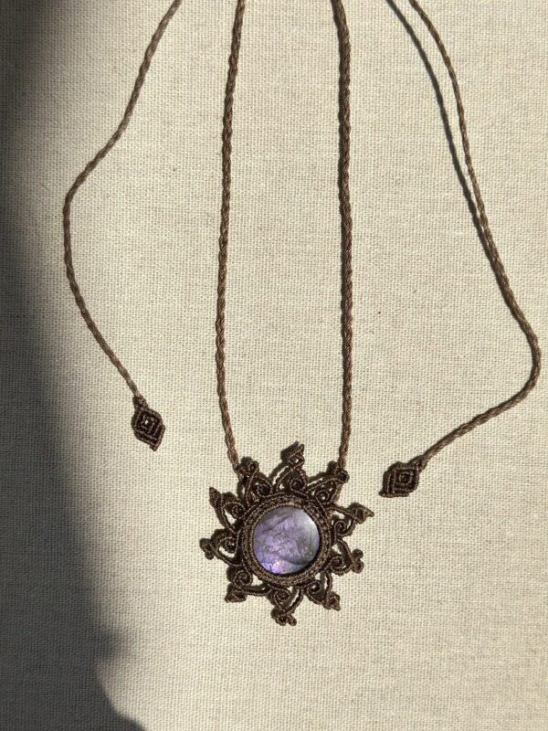 Purple Flash Labradorit Sunburst Necklace - Image 3