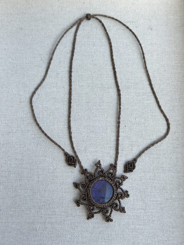 Purple Flash Labradorit Sunburst Necklace - Image 4
