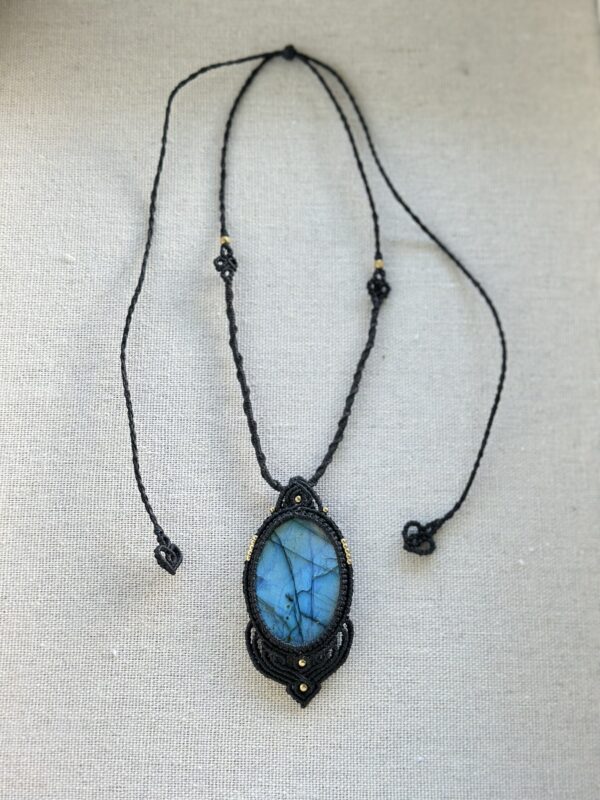 Blue and Green Flash Labradorite Necklace - Image 5