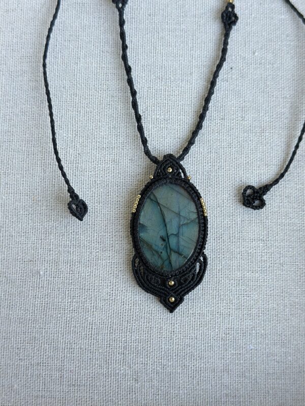 Blue and Green Flash Labradorite Necklace - Image 3