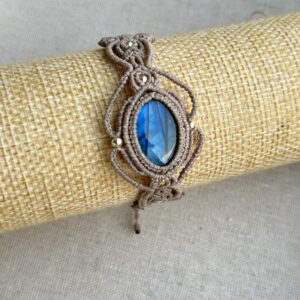 Striking Blue Flash labradorite Bracelet