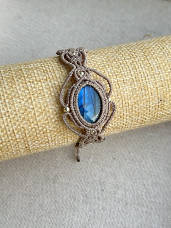 Striking Blue Flash labradorite Bracelet