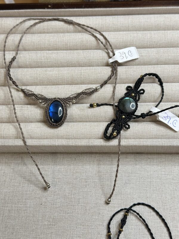 Necklace and bracelet for Buggy