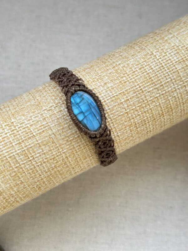 Blue flash labradorite with dark brown cord