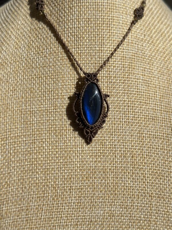 Deep Blue Flash Labradorite Necklace - Image 2