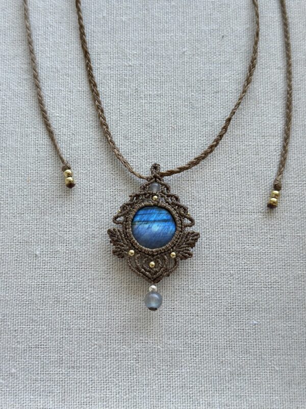 Silver-Blue Labradorite Necklace - Image 2