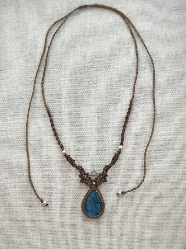 Blue Flash Labradorite Necklace - Image 3
