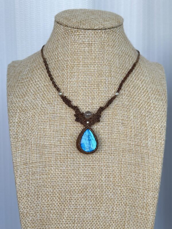 Blue Flash Labradorite Necklace